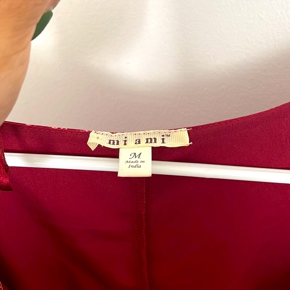 Beautiful dress - Picture 4 of 5